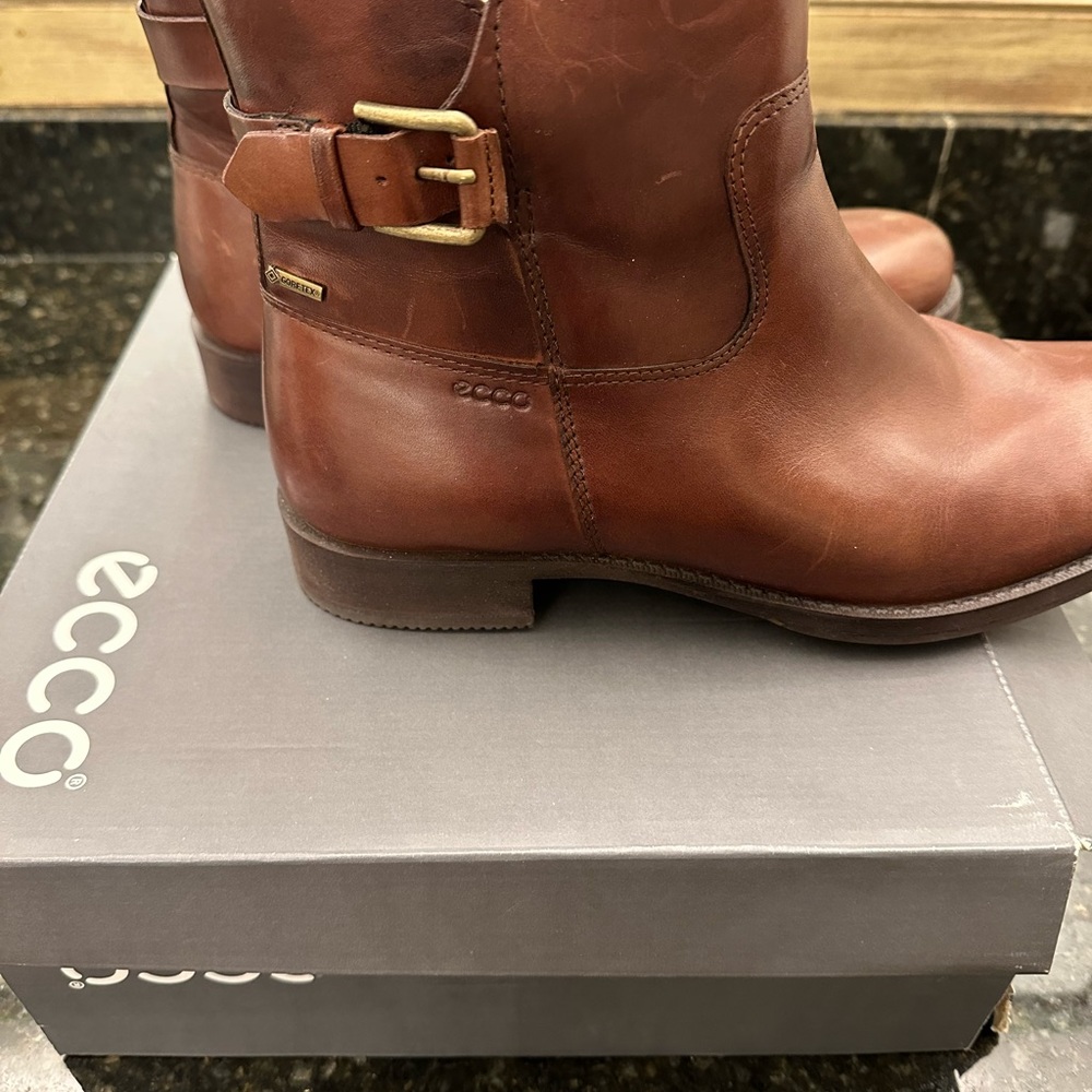 Moto boots